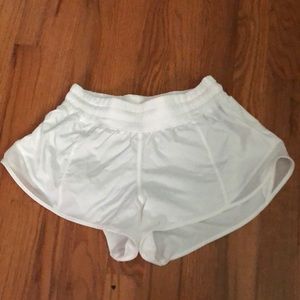 white lululemon hotty hot shorts